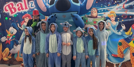 Powiększ grafikę: Małe Stiche z dużym Stichem.