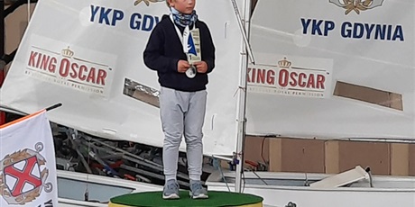 Eryk Krause uczeń z klasy 3a zdobył 1 miejsce w regatach zeglarskich o Puchar Jesieni Prezydenta Miasta Gdyni