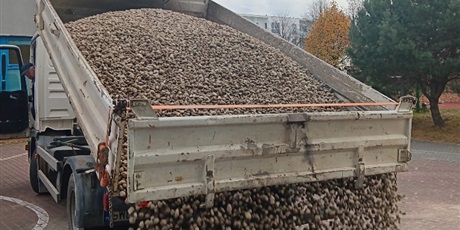 Powiększ grafikę: Nowa dostawa 5 ton żwiru.