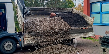 Powiększ grafikę: Dostawa materiałów sypkich