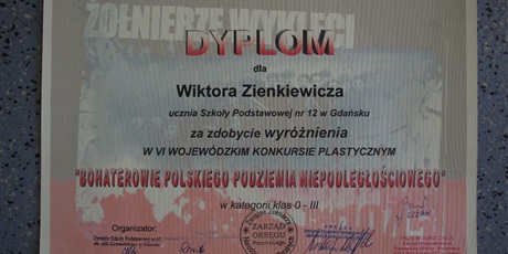 Wyróżnienie w Wojewódzkim Konkursie Plastycznym "Bohaterowie Polskiego Podziemia Niepodległościowego".